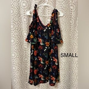 ENTRO Floral Cold Shoulder Shift Dress (SMALL)